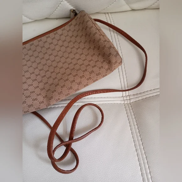 Authentic GUCCI Canvas Leather Micro GG Supreme Crossbody Bag - Picture 9 of 17